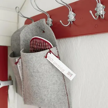 Rotes Bienenhaus *
